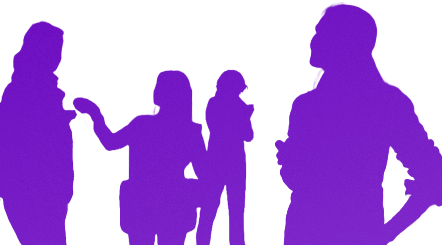 Участники с приемниками и наушниками